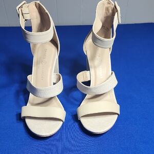 Chinese Laundry Women's Beige Heeled Sandals